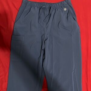Brand New FVMA scrub set